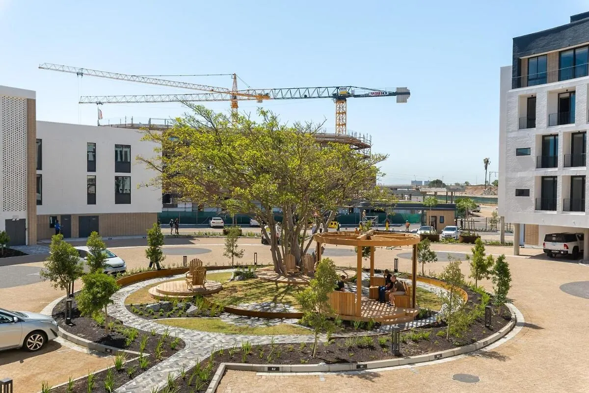 On Park Studio With Courtyard Haven Near Canal Walk Cape Town